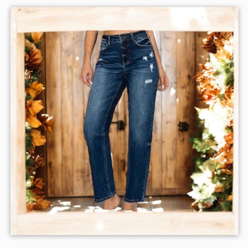 Wax Jean High Rise Straight Ankle Mom Jeans
Distressed 5 / 28